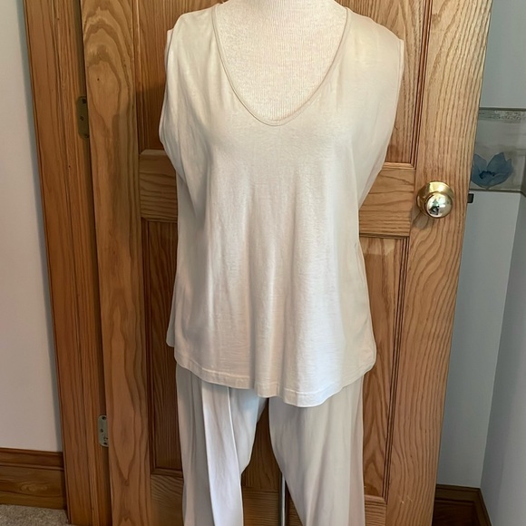 Michelle-Louise beige sleeveless v-neck top and elastic waisted capris bottom - Picture 1 of 5